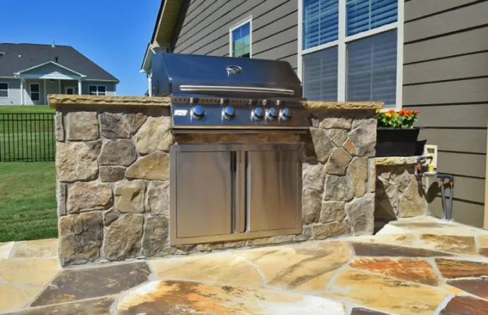 outdoor kitchen natural stone